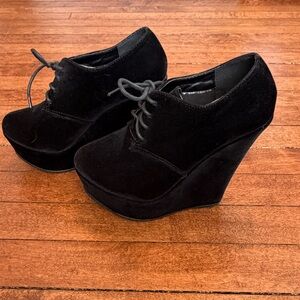 Delicacy black wedge lace up shoes size 6